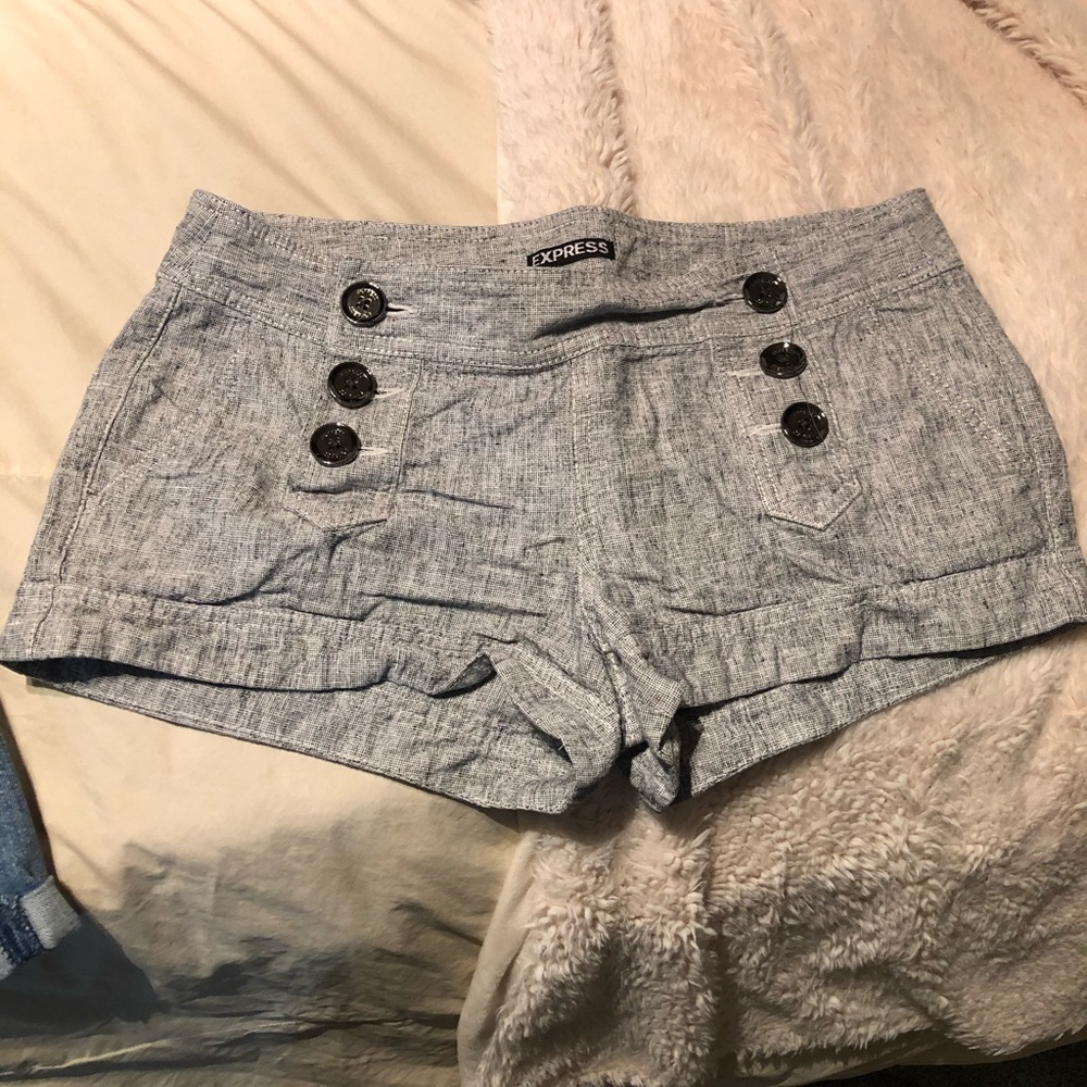 Super cute button up shorts